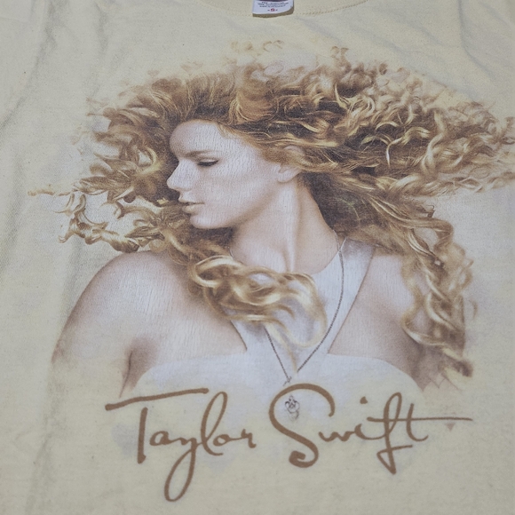Vintage Taylor Swift Tour Shirt Size Small - Picture 3 of 7